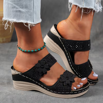Sandales Compensées Bohème à Détail Floral Ajouré Femme